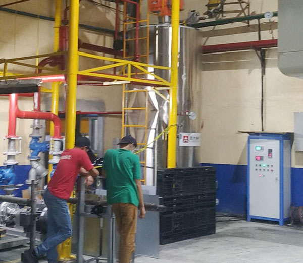 Calentador de aceite térmico vertical para producción de resina